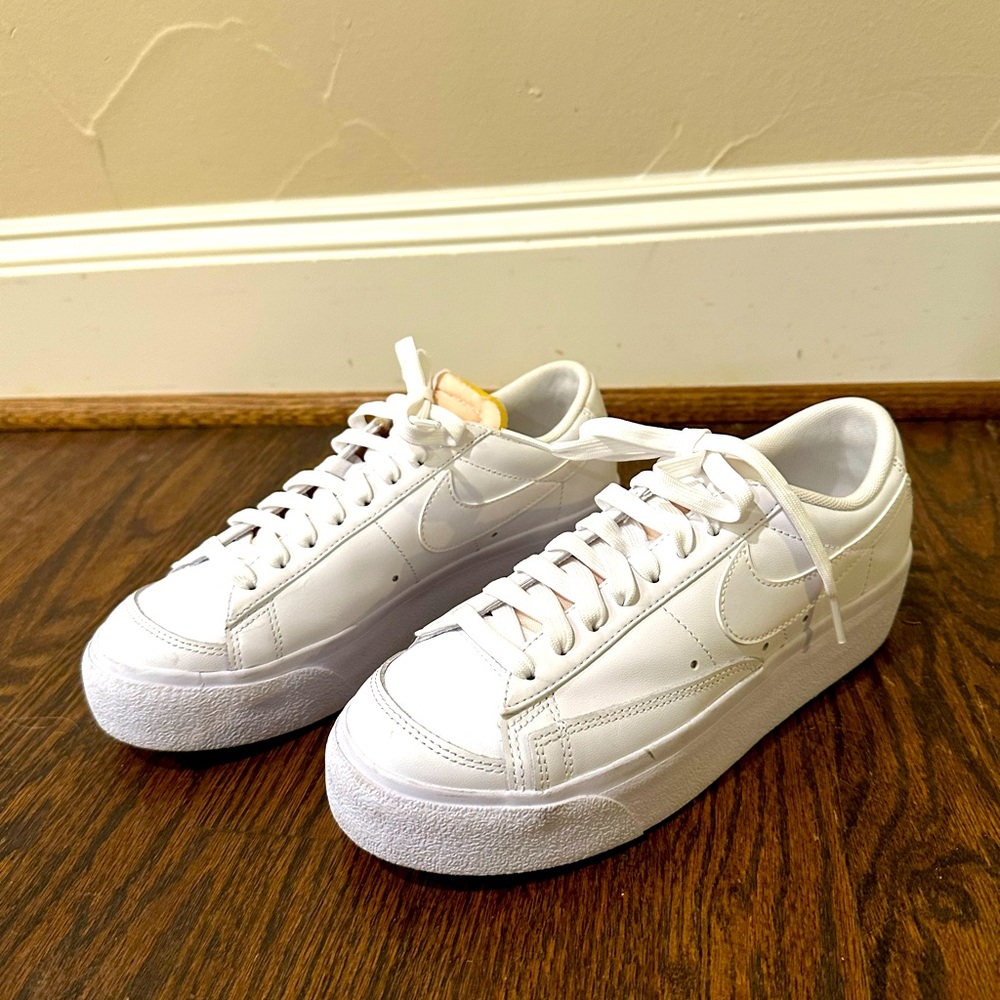 NEW Nike Air Max 90 White Low-Top Sneakers